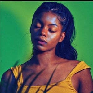 Meet your Posher, Simone